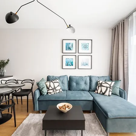 Metro Mlynow Homely Apartment Warsaw Exterior photo
