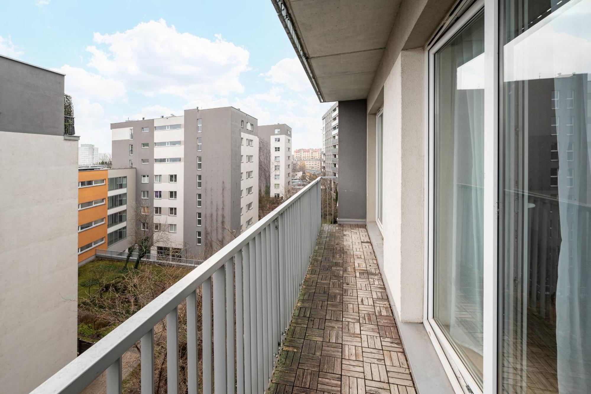 Metro Mlynow Homely Apartment Warschau